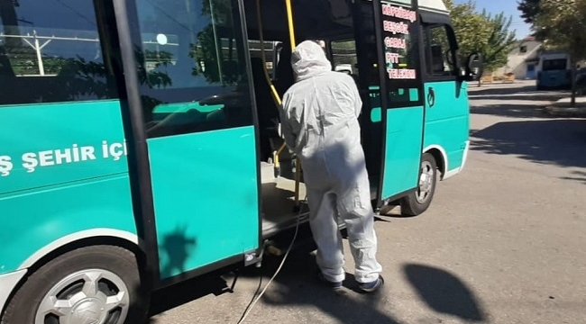 Ödemiş’te şehir içi minibüsleri dezenfekte ediliyor