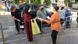 Öğrencilerin maskeleri Balçova Belediyesinden