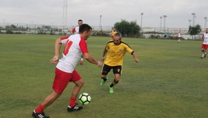 PROFESYONEL LİGLER DIŞINDA HER TÜRLÜ FUTBOL FAALİYETİ YASAK