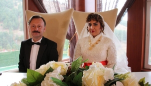 ÜNLÜ OYUNCULAR ÇEKİMLERDE "CAG KEBABI" İLE KİLO ALDI!