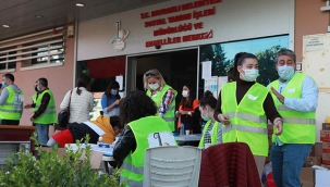 Bayraklı’nın gönüllü ordusu gece gündüz çalışıyor