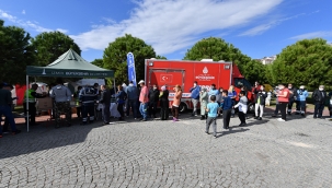 Büyükşehir’den depremzedelere 26 bin kişilik yemek