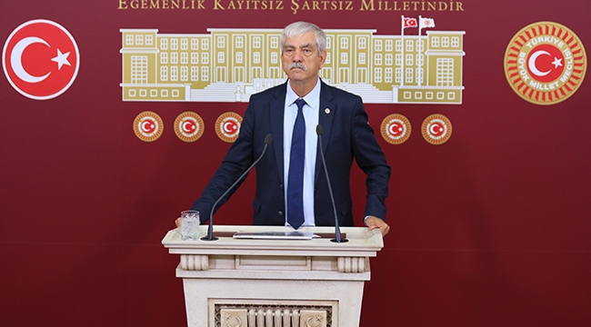 Büyükşehir’in giyim otobüsü depremzedelerin hizmetinde