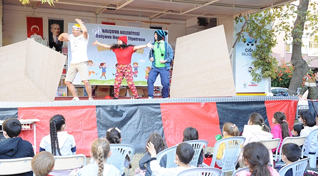 Çadır Kentte Çocuk Tiyatrosu