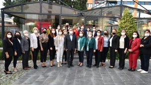 CHP’li kadınlardan Başkan İduğ’a övgü