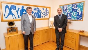 Davutoğlu’ndan Soyer’e geçmiş olsun ziyareti