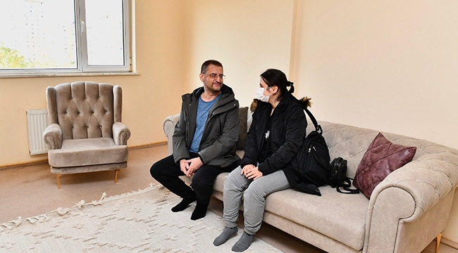 Depremzedeler Uzundere’deki konutlara yerleşmeye başladı