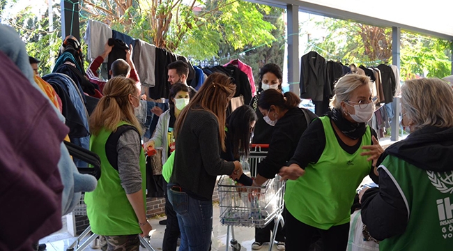 İYİ Parti depremzedelere desteği sürdürüyor