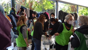 İYİ Parti depremzedelere desteği sürdürüyor