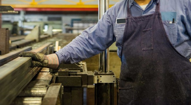 İzmir&#039;deki fabrikalara mesai saatlerine korona ayarı