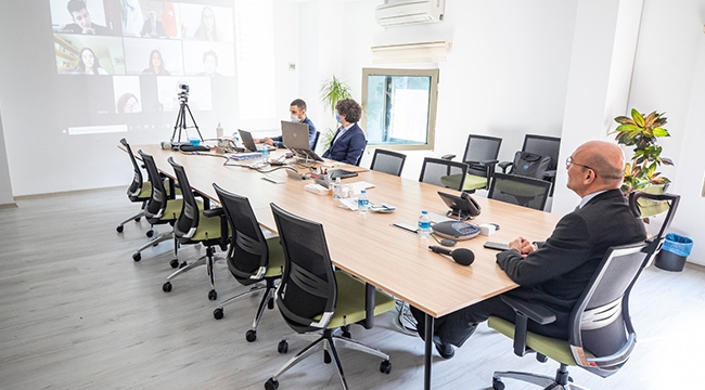 Koç Lisesi öğrencilerinden depremzedeler için güç birliği