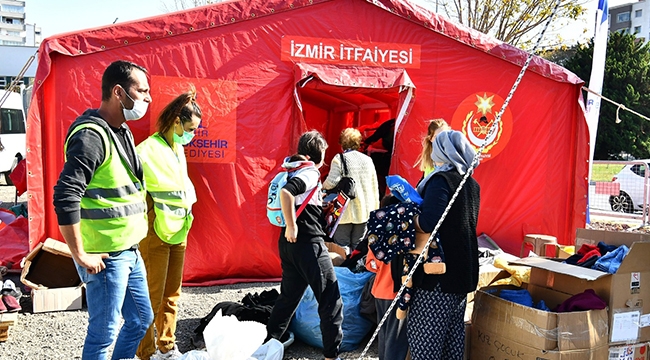 Parklardaki çadırlar Bayraklı&#039;daki alana taşınıyor