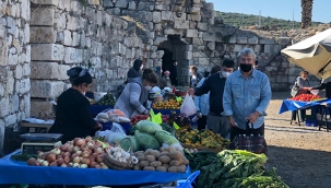 Sığacık Kaleiçi Pazarı tezgahlarını yeniden kurdu