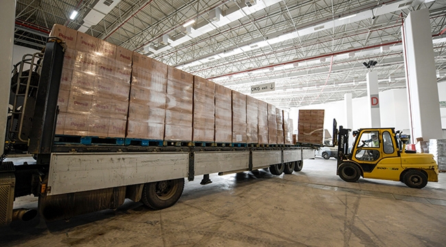 Yardım kolilerinden kalpleri ısıtan mesajlar çıkıyor