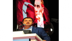 YÜCEL’DEN ÇARPICI 10 KASIM MESAJI