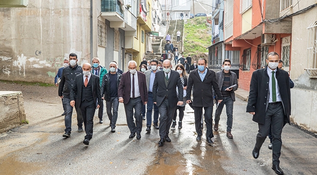 Başkan Soyer yurttaşların sorunları için Karabağlar’daydı