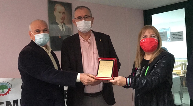 Emeklilerden Sertel’e teşekkür plaketi