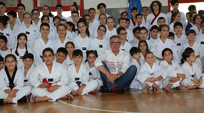 Gaziemirli sporcular madalyaları topladı