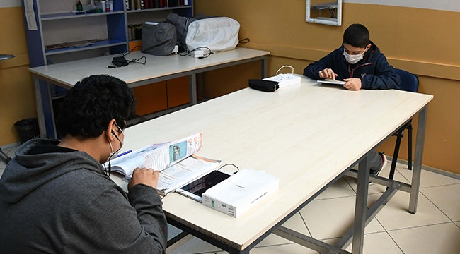 Karabağlar Belediyesi’nden öğrencilere eğitim desteği7