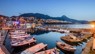 Karaburun’a yoğun ilgiye evet, doğa katliamına hayır!