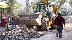 Karşıyaka’nın simge sokağı yenileniyor