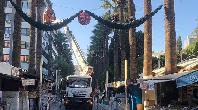 Konak’ta palmiyelere enjeksiyonlu koruma