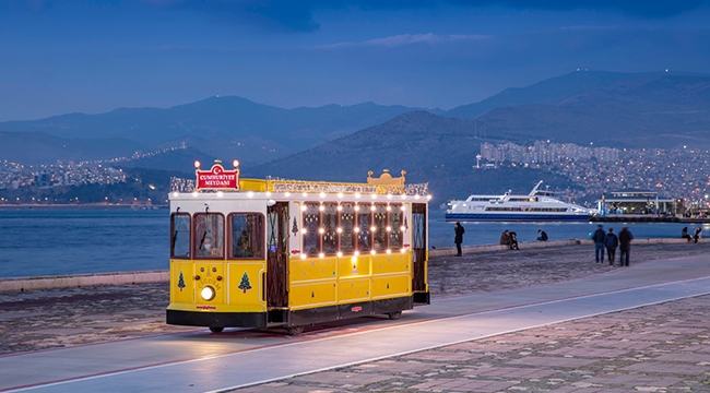 Nostaljik tramvay Çiğdem yeni yıl için süslendi