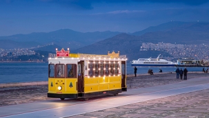 Nostaljik tramvay Çiğdem yeni yıl için süslendi
