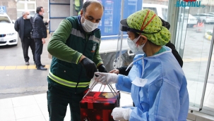 Batur, görev başındaki sağlık çalışanlarını unutmadı