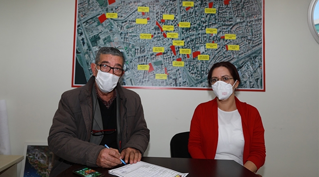 Bayraklı&#039;da 20 depremzede aileye evleri teslim edildi