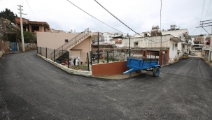 Efes Selçuk’ta bozulan yollar yeniden asfaltlanıyor