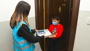 Öğrencilere tablet bilgisayar desteği