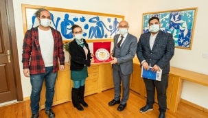 Sağlıkçılardan Başkan Soyer'e pandemi teşekkürü