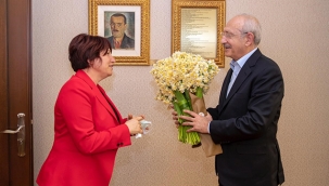 Kemal Kılıçdaroğlu’na nergisli ziyaret