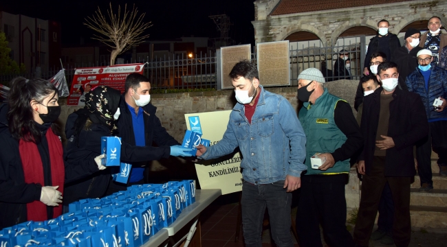 Aliağa Belediyesi’nden Kandil Simidi İkramı