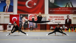 Başkan sandal'dan başarılı sporculara madalya