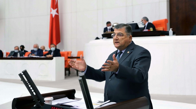 CHP’li Sındır, “Kadınlarımızdan neden korkuyorsunuz?”
