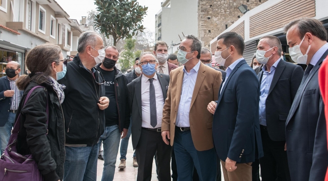 Chp’li vekillerden esnafa destek ziyareti