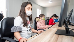 İzmir'de deprem dayanışması sürüyor