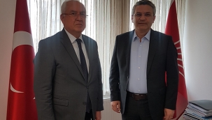Başkan Selvitopu CHP Genel Başkanı Kılıçdaroğlu'nu ziyaret etti.