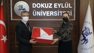 Bayrakbilim ve türk bayrakları müzesi’ne anlamlı katkı