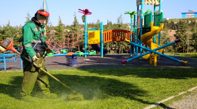 Buca Belediyesi’nden parklarda özel çalışma