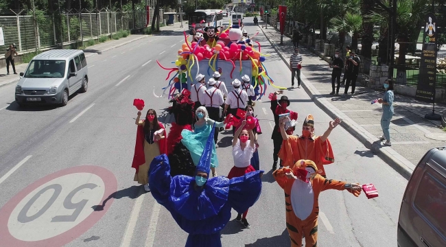 Buca’da 23 Nisan’a dolu dolu kutlama