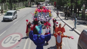 Buca’da 23 Nisan’a dolu dolu kutlama