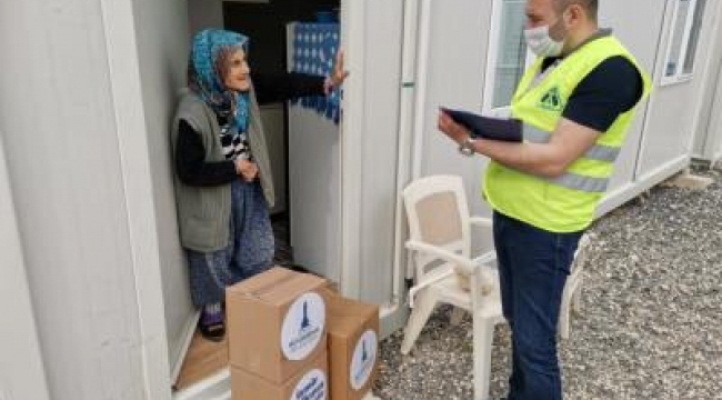 Büyükşehir Karaburun&#039;daki depremzedelerin yanında