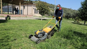 Gaziemir’in parklarında bahar hazırlığı