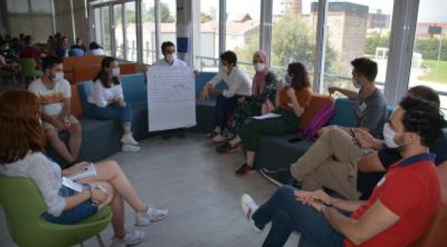 Genç İzmir’in logosunu İzmirliler belirleyecek