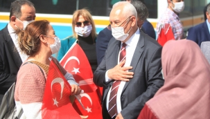 Karabağlar’da kısıtlamaya rağmen coşkulu 23 Nisan