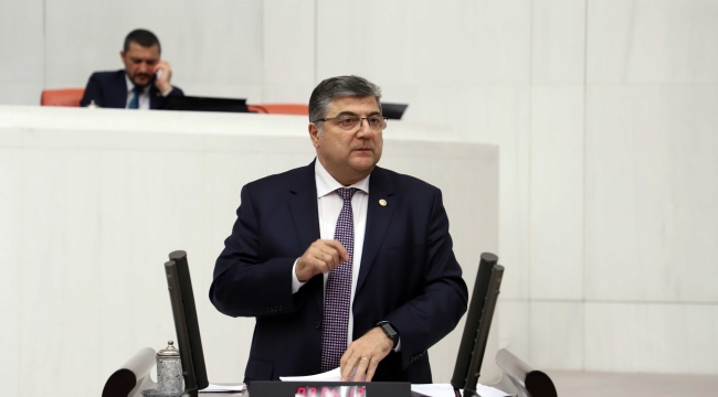 Milletvekili Sındır, “dökme zeytinyağına ihracat yasağı üreticiye de ihracatçıya da zarar!”