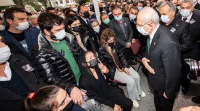 Torbalı Belediye Başkanı Uygur karanfillerle uğurlandı